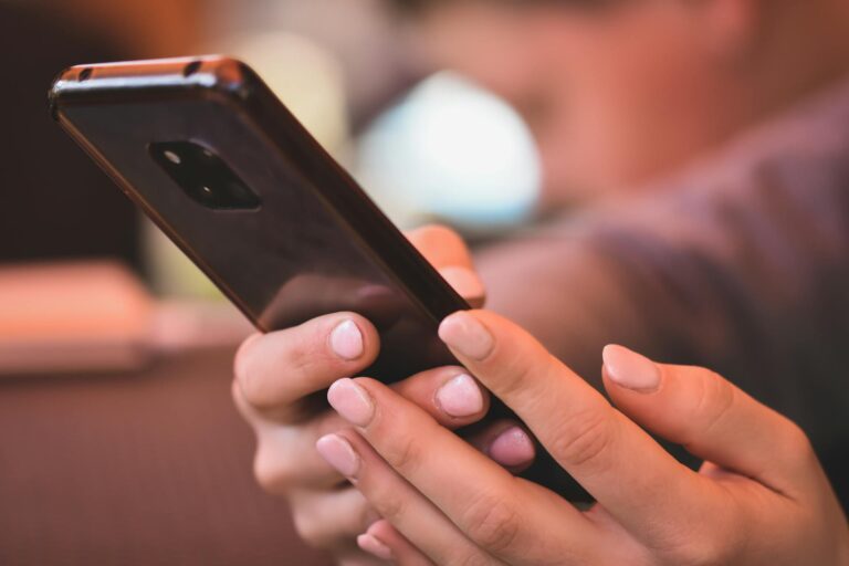 Como os hábitos digitais estão mudando a forma de consumir conteúdo? 9 formas! pexels alexasfotos 8865050